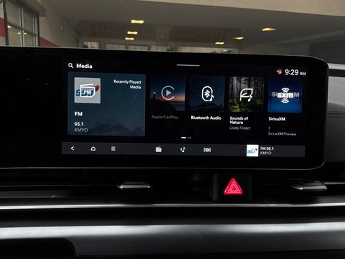 Used 2026 Kia Carnival FWD image 35