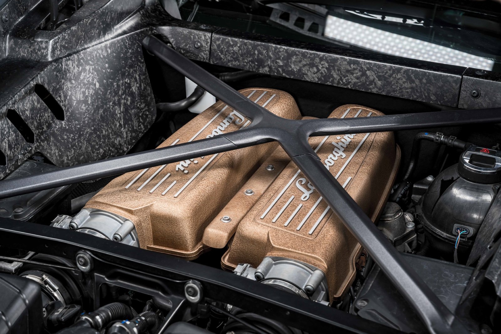 Used 2018 Lamborghini Huracan Performante AWD/4WD image 53
