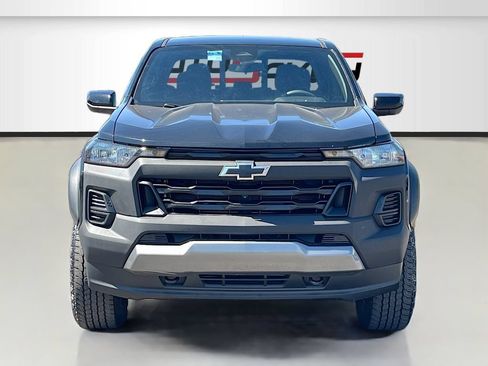 Used 2024 Chevrolet Colorado Trail Boss w/ Technology Package AWD/4WD image 2