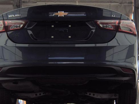 Used 2019 Chevrolet Malibu LT FWD image 7
