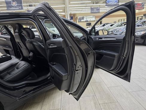 Used 2018 Ford Fusion Titanium FWD image 15