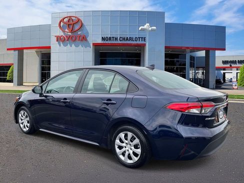 Used 2025 Toyota Corolla LE w/ Convenience Package FWD image 6
