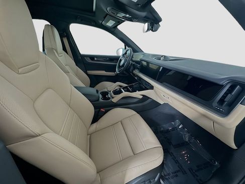New 2026 Porsche Cayenne S image 30