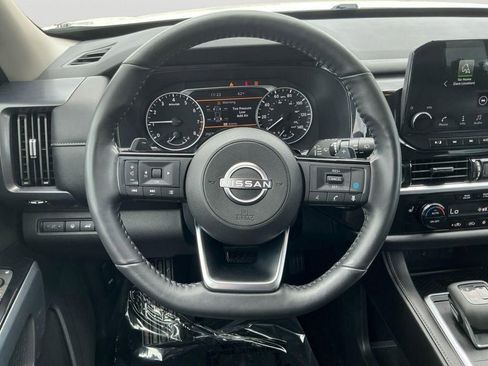 Used 2024 Nissan Pathfinder SL image 19