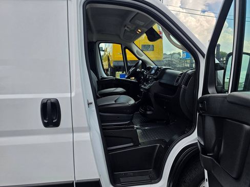 Used 2024 RAM ProMaster 2500 w/ Convenience Group FWD image 13
