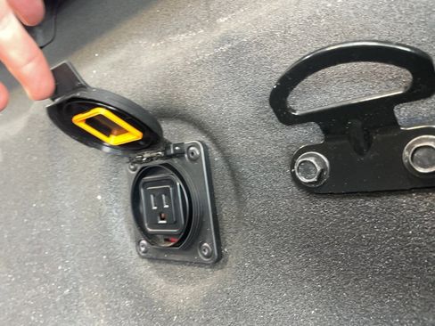 Used 2023 Nissan Frontier SV w/ Technology Package image 24