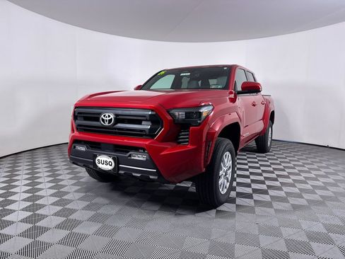 Used 2025 Toyota Tacoma SR5 AWD/4WD image 13