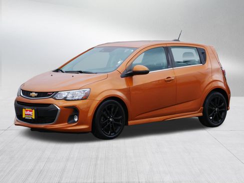 Used 2017 Chevrolet Sonic Premier w/ Driver Confidence Package FWD image 3