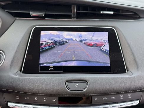 Certified 2023 Cadillac XT4 Luxury w/ Cold Weather Package AWD/4WD image 28