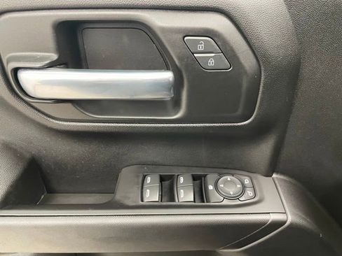 Used 2022 Chevrolet Silverado 1500 Custom image 11