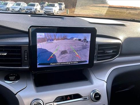 Used 2024 Ford Explorer XLT w/ Equipment Group 202A image 21