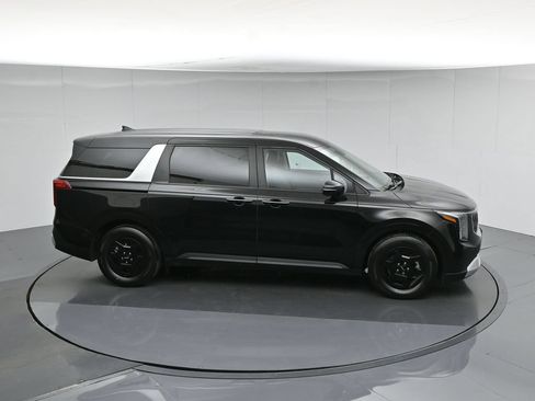Used 2026 Kia Carnival FWD image 57