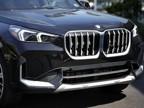 Used 2025 BMW X1 xDrive28i w/ Technology Package image 2