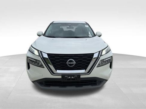 Used 2023 Nissan Rogue SV FWD image 2