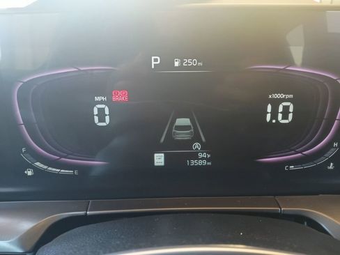 Used 2025 Kia Telluride S FWD image 2