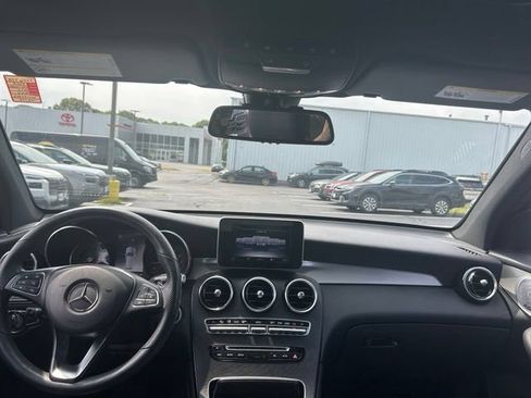 Used 2019 Mercedes-Benz GLC 300 4MATIC image 14
