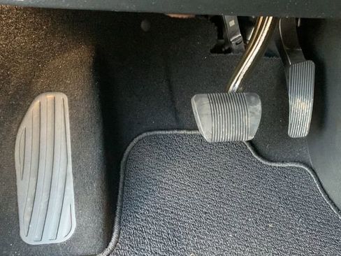 New 2026 Chrysler Pacifica Pinnacle image 30