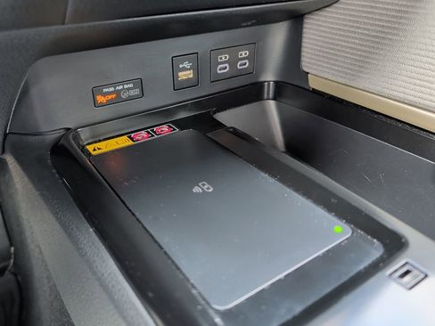 Certified 2025 Toyota Camry SE image 23