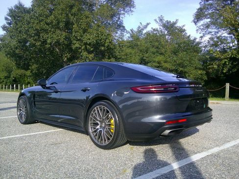 Used 2018 Porsche Panamera 4 image 33