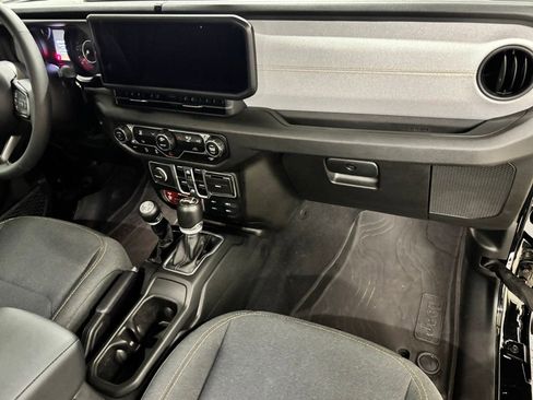 Used 2025 Jeep Wrangler Unlimited Sport AWD/4WD image 21