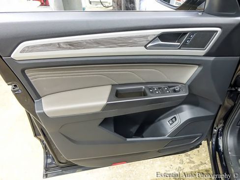 Used 2023 Volkswagen Atlas Cross Sport SE AWD/4WD image 19