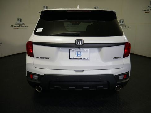 Used 2023 Honda Passport EX-L image 9