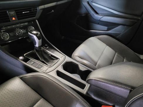 Used 2024 Volkswagen Jetta SE FWD image 26