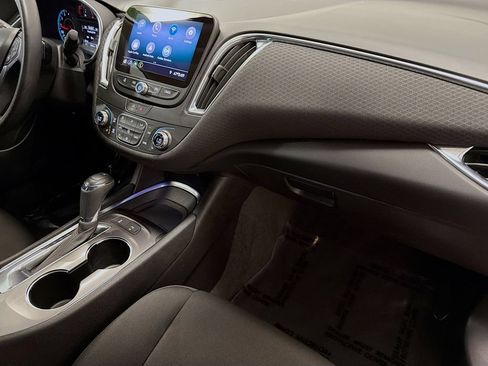 Used 2020 Chevrolet Malibu LT FWD image 30