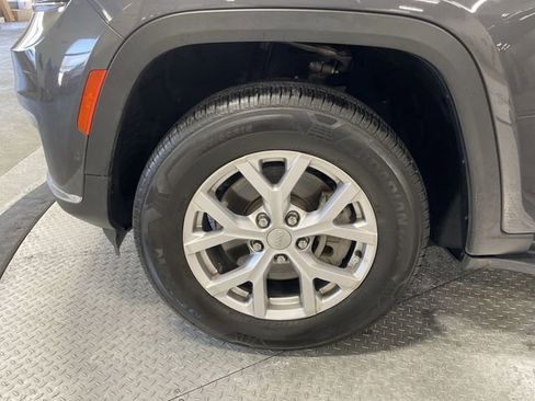 Used 2022 Jeep Grand Cherokee L Limited w/ Luxury Tech Group II image 10