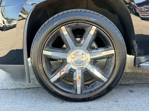 Used 2016 Cadillac Escalade Luxury AWD/4WD image 30