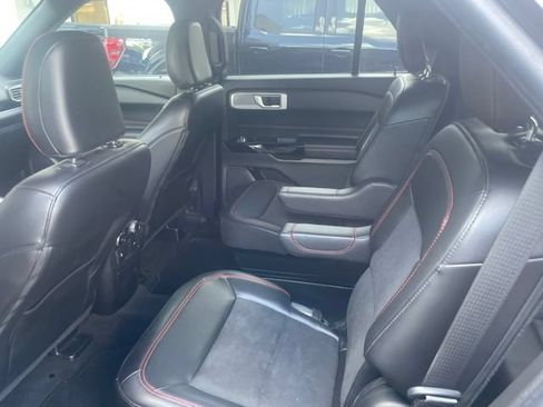 Used 2022 Ford Explorer ST-Line RWD image 9