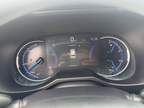 Certified 2024 Toyota RAV4 LE AWD/4WD image 21