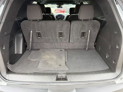 Used 2023 Chevrolet Traverse LT image 23