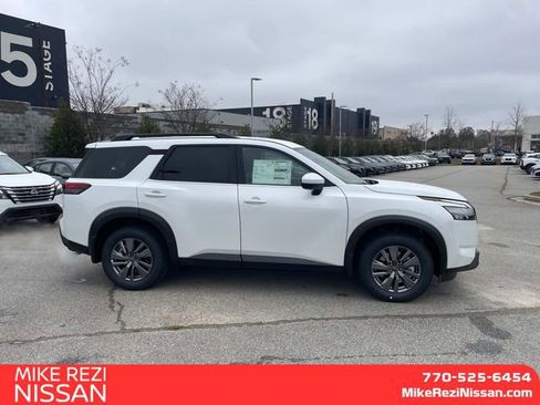 New 2025 Nissan Pathfinder SV image 2