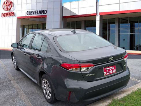 Used 2024 Toyota Corolla LE FWD image 5