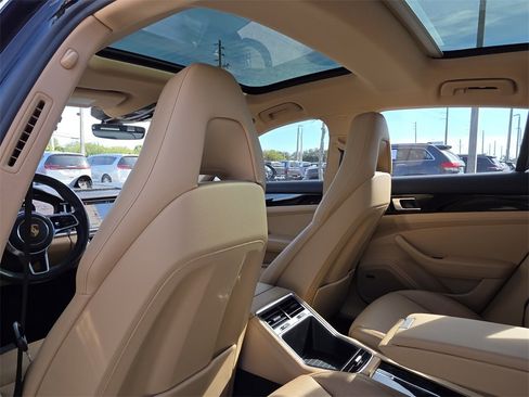 Used 2018 Porsche Panamera 4 image 18