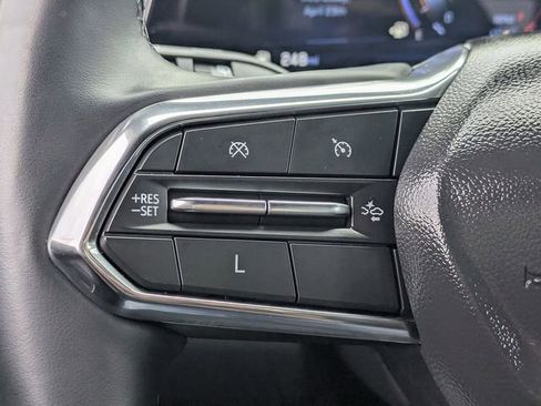 Used 2025 Chevrolet Equinox LT FWD image 25
