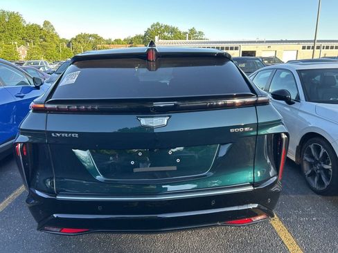 Used 2025 Cadillac Lyriq Luxury w/ LPO, Floor Liner Package AWD/4WD image 7