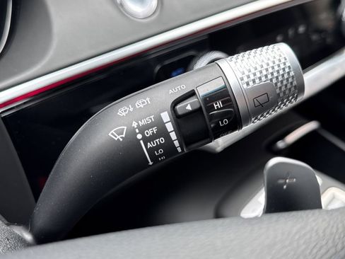 Used 2025 Genesis GV70 2.5T w/ Advanced Package AWD/4WD image 17