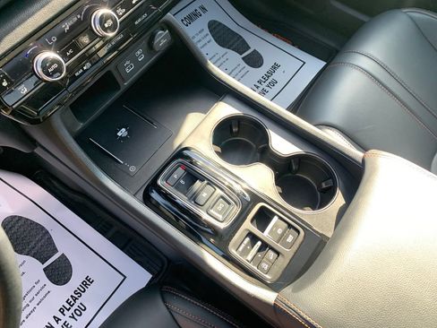 Used 2024 Honda Pilot TrailSport image 23