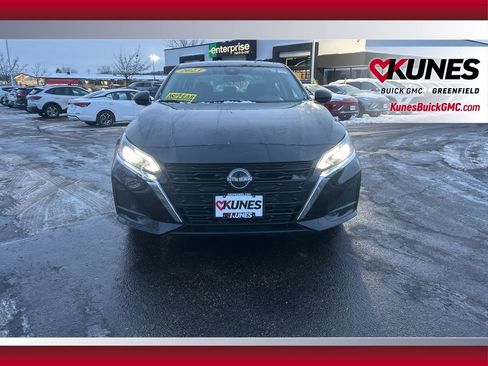 Used 2023 Nissan Altima 2.5 SV image 14