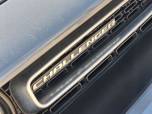 Used 2019 Dodge Challenger SXT image 11