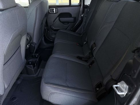 New 2025 Jeep Gladiator Sport AWD/4WD image 23