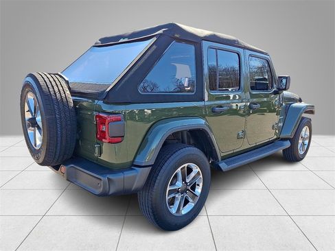 Used 2021 Jeep Wrangler Unlimited Sahara image 4