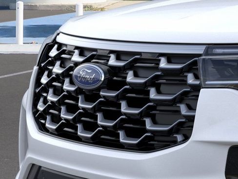 New 2026 Ford Explorer Platinum image 17