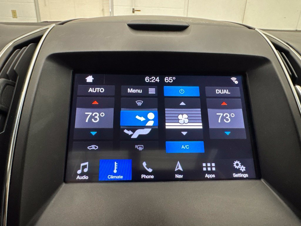 Used 2019 Ford Edge Titanium w/ Equipment Group 301A AWD/4WD image 34