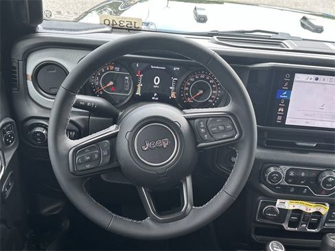 New 2025 Jeep Gladiator Sport image 23