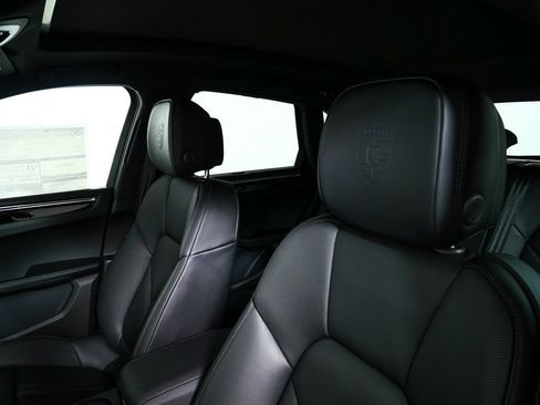 Used 2026 Porsche Macan AWD/4WD image 5