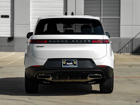 Used 2024 Land Rover Range Rover Sport SE image 10