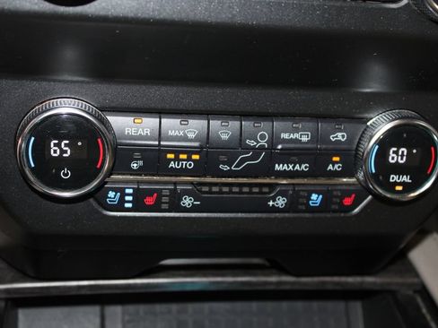 Used 2020 Ford Expedition Limited w/ Equipment Group 302A AWD/4WD image 31